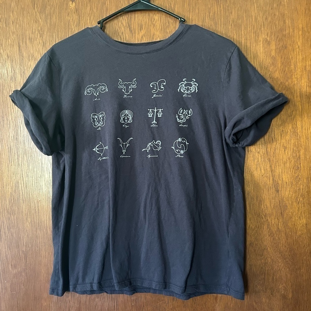 H&M astrology, 100% cotton soft jersey tee with sewn in cuffs on sleeves. Size S - Picture 3 of 6